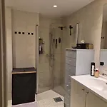 Charming - Modern Comfort View *
