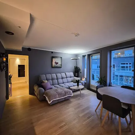 Charming - Modern Comfort View *
